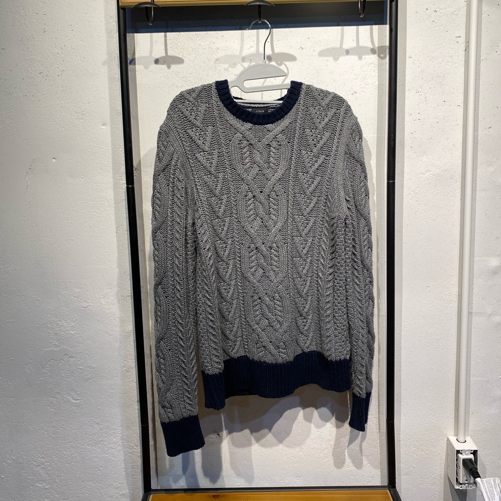 Men’s cable knit sweater